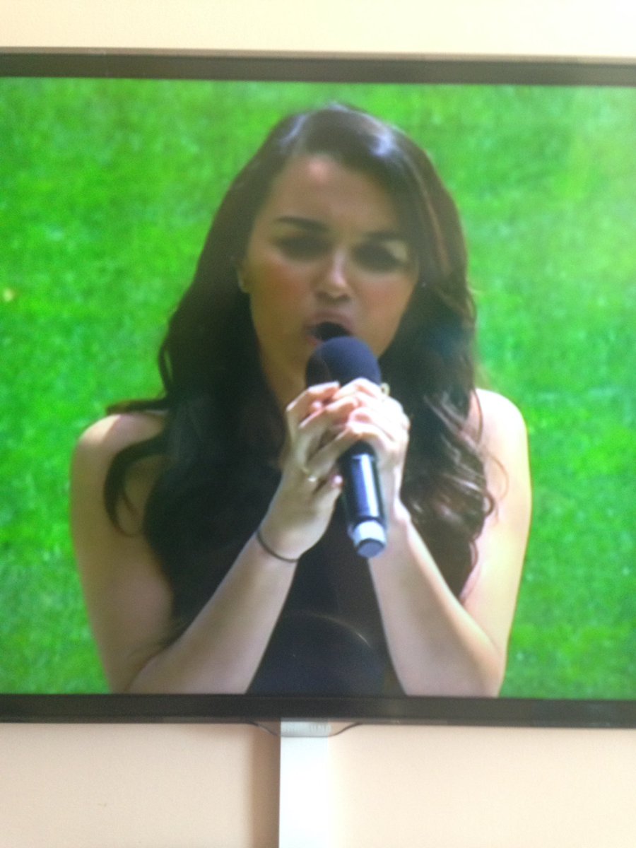 RT @SamanthaBarksST: So proud watching @SamanthaBarks sing the national anthem at Wembley for Women's FA Cup Final! #proudsprout https://t.…