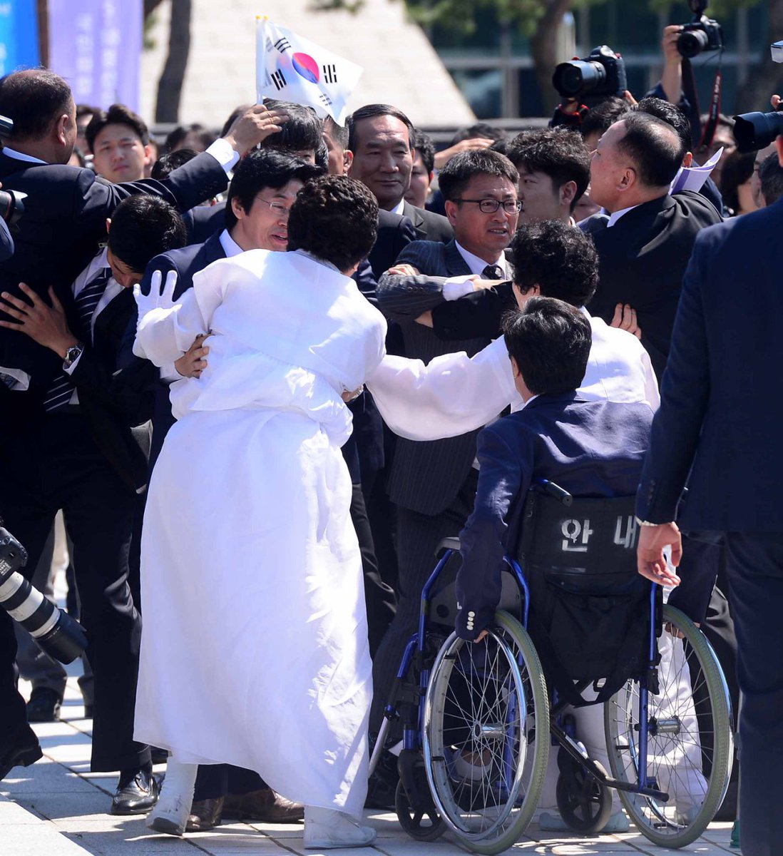 임을 위한 행진곡 제창 박승춘 광주 민주화 김일성 애국가 박근혜 부를 이름도 합창 명예도 JTBC4