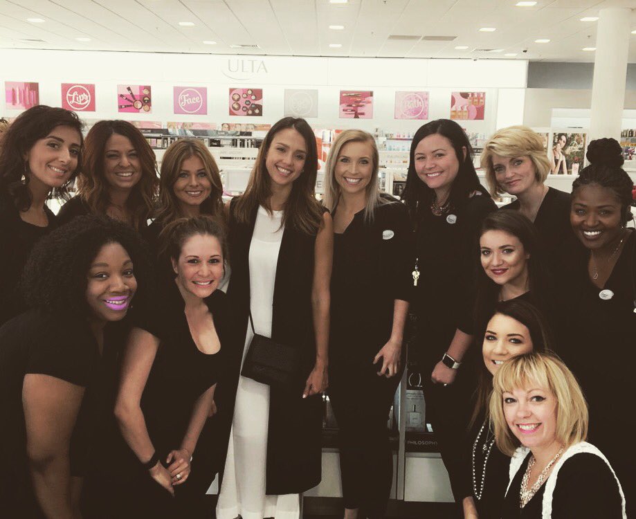 Met some @ultabeauty 's today -get @Honest_Beauty at your local store! ???? https://t.co/xeIFoHVr1n