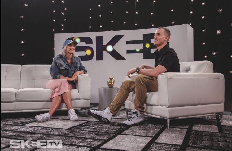 RT @SKEETV: Director of Vibes & Snapchat Queen, @YesJulz shares some major partnership news with @djskee on this weeks #SkeeTV. https://t.c…