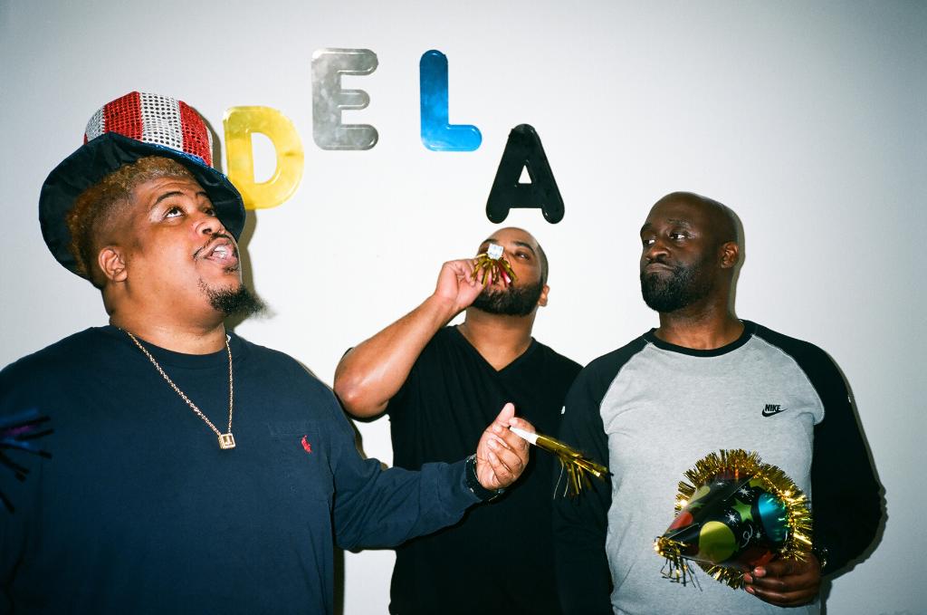 RT @AppleMusic: That old school feel.
@WeAreDeLaSoul x @SnoopDogg
#Pain
https://t.co/6O0CNJVylj https://t.co/DaRH5sQVLV