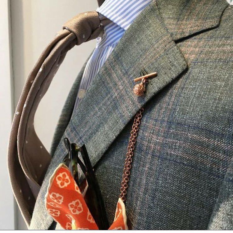 Bidness. Mode https://t.co/oWGD3U5GgQ https://t.co/LTmmuK7l8k
