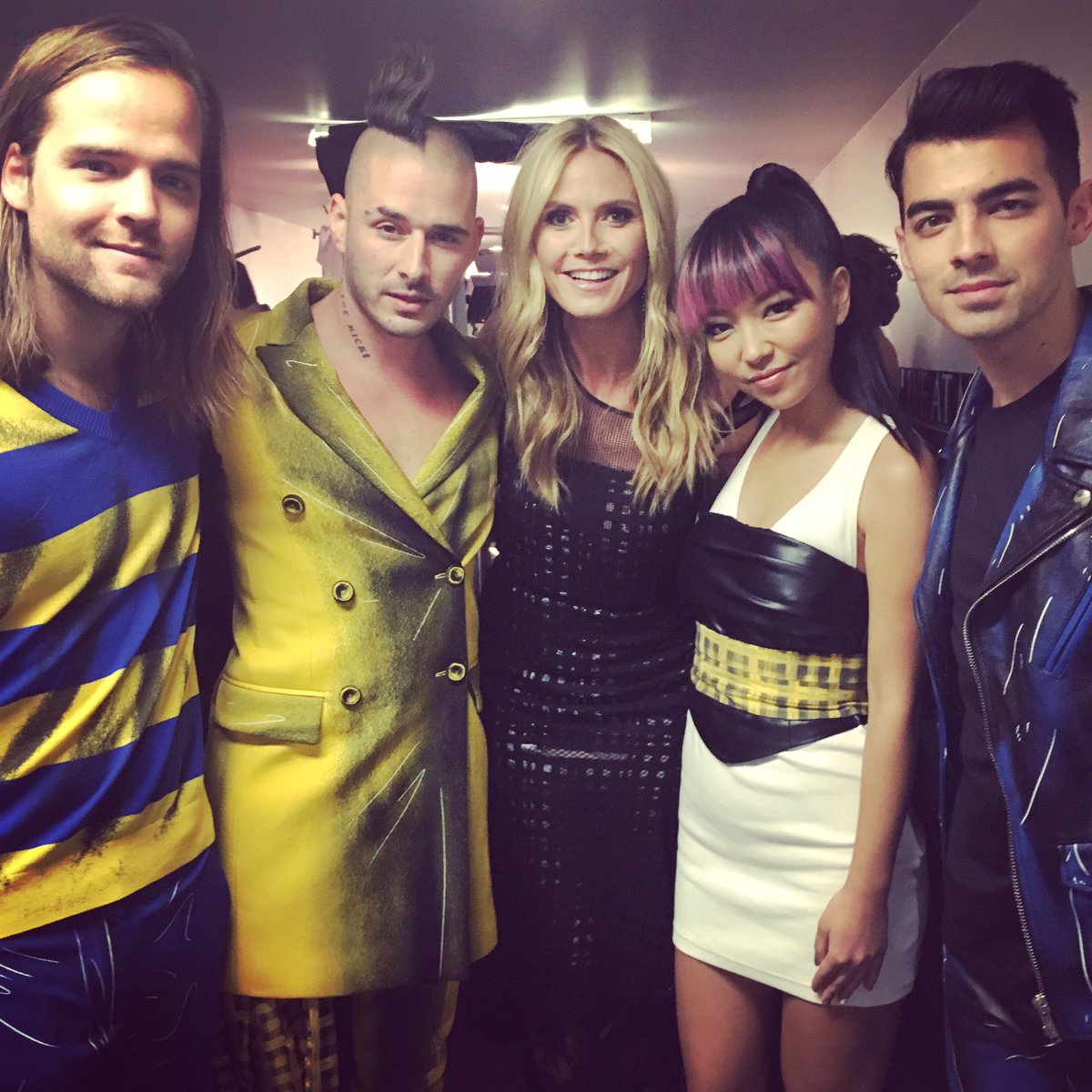 Bumped into these guys @dnce backstage https://t.co/UUtXvGR6lb