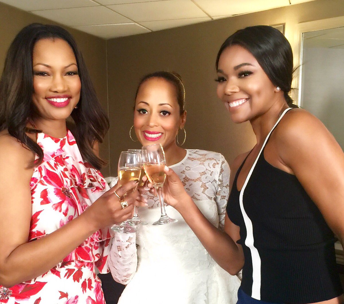 RT @GarcelleB: Tune in today to @OfficialHTL and see fun clips from @suwn luncheon honoring @itsgabrielleu @essencesays ❤️❤️ https://t.co/H…
