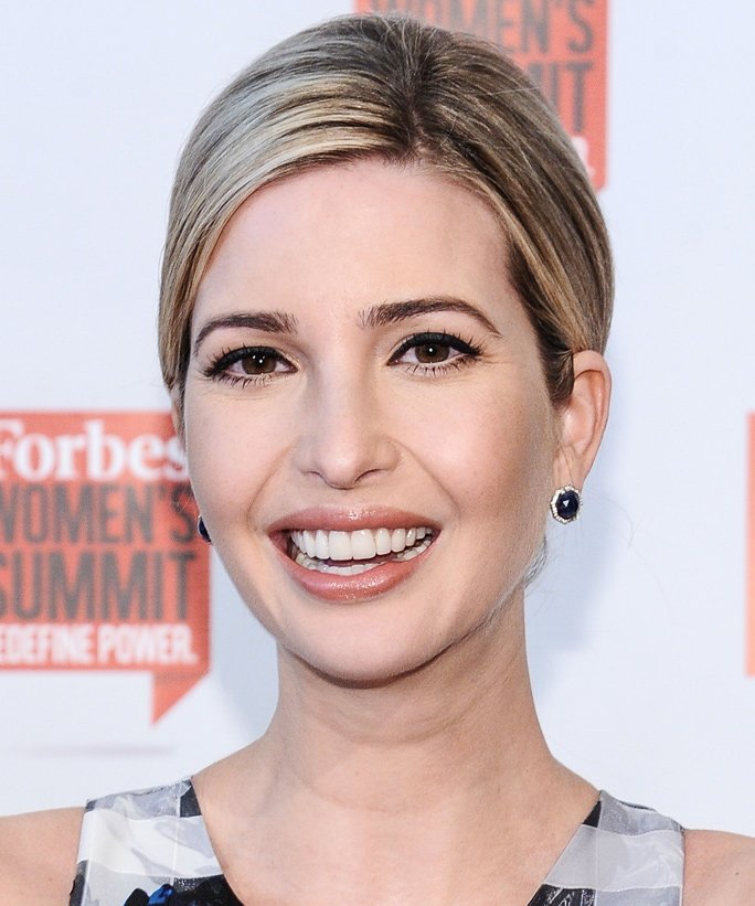 RT @InStyle: Watch @IvankaTrump hit a golf ball in a dress and heels: https://t.co/mxrRiYmqYI https://t.co/2lsrgTY4MN