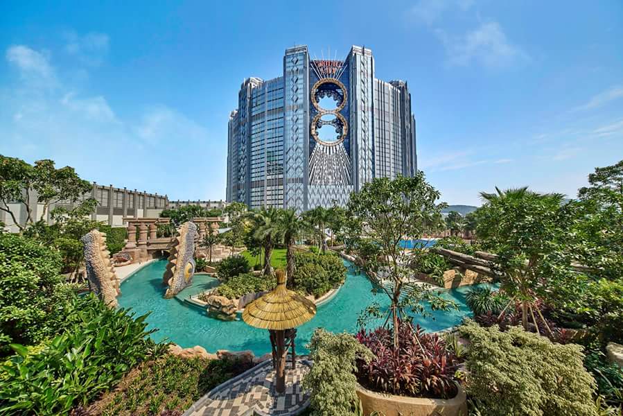 RT @HiltonNews247: Studio City & Pacha Macau's Biggest event this summer #SummerLovePoolParty w/ @ParisHilton making waves on decks???????????????? htt…