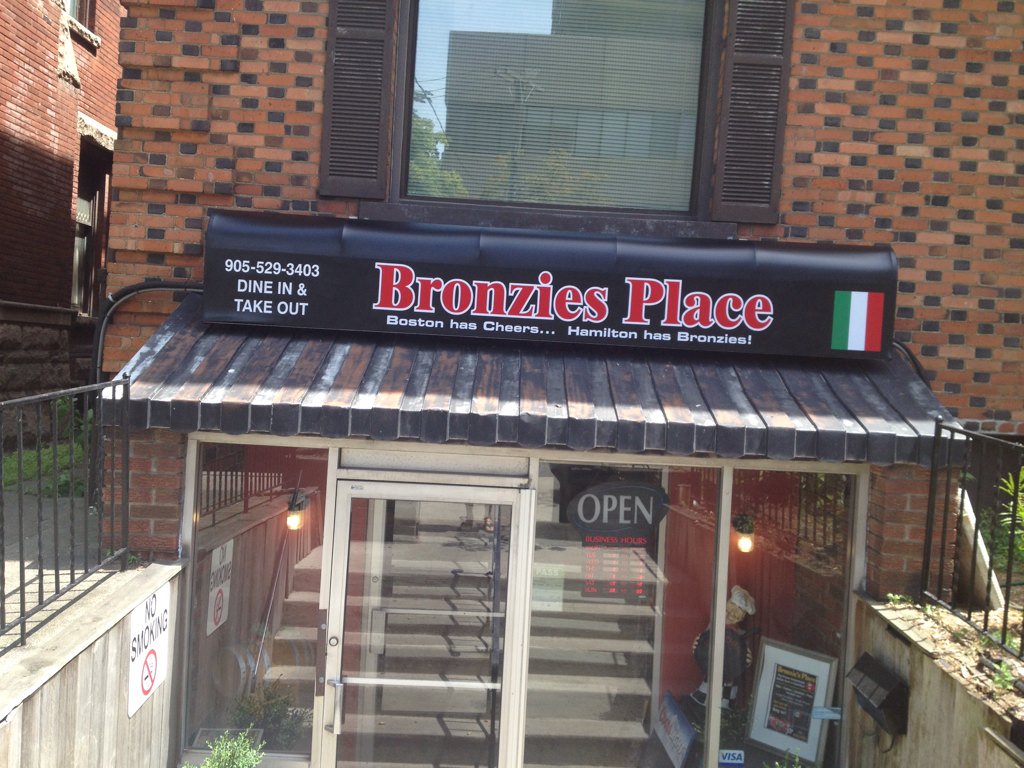 bronziesplace photo