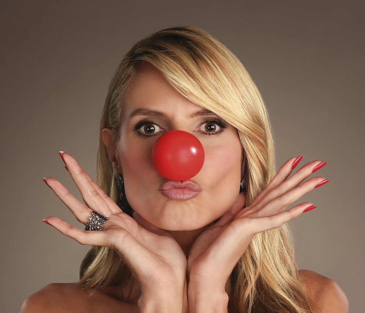 .@nbc’s #RedNoseDay Special is LIVE tonight! Tune in at 9/8c and don’t forget to donate! https://t.co/nTCj3czVpd https://t.co/phAlmCcU3a