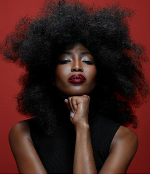 RT @blackgmagik: Today's #BlackMagikWoman the iconic Model and Actor @NaomiCampbell. https://t.co/v6N1eGcLF4