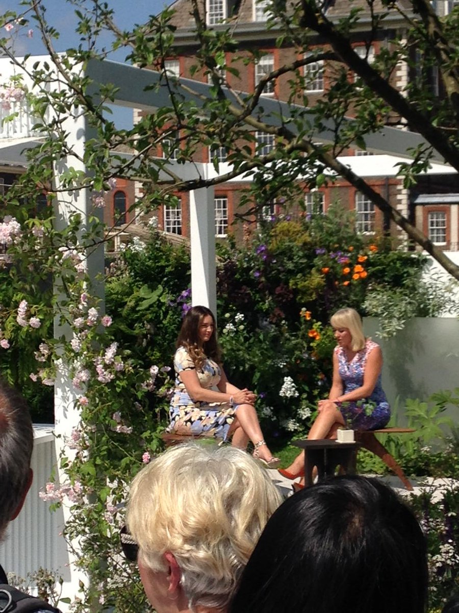 RT @TEGmagazine: Crowds flock to see an Interview with @IAMKELLYBROOK and @Nicki_Chapman at #RHSChelsea #chelseaflowershow https://t.co/pcj…
