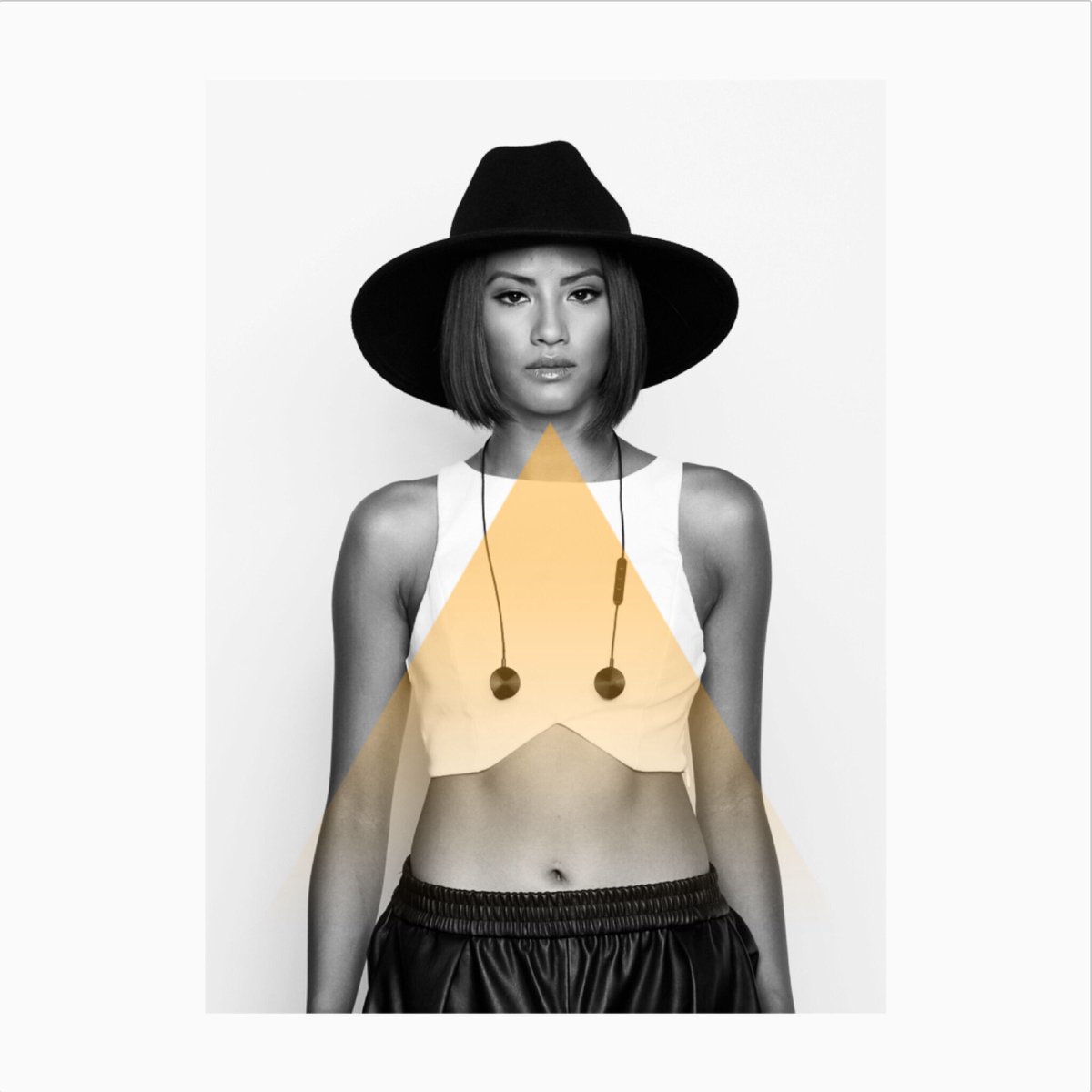 .@KendallJenner .@OfficialALT...the i.am+ fashion tech #EPs #ONLYatAPPLE https://t.co/qAN1WP9zNK #DOPEcouture https://t.co/qV9vR5sigJ