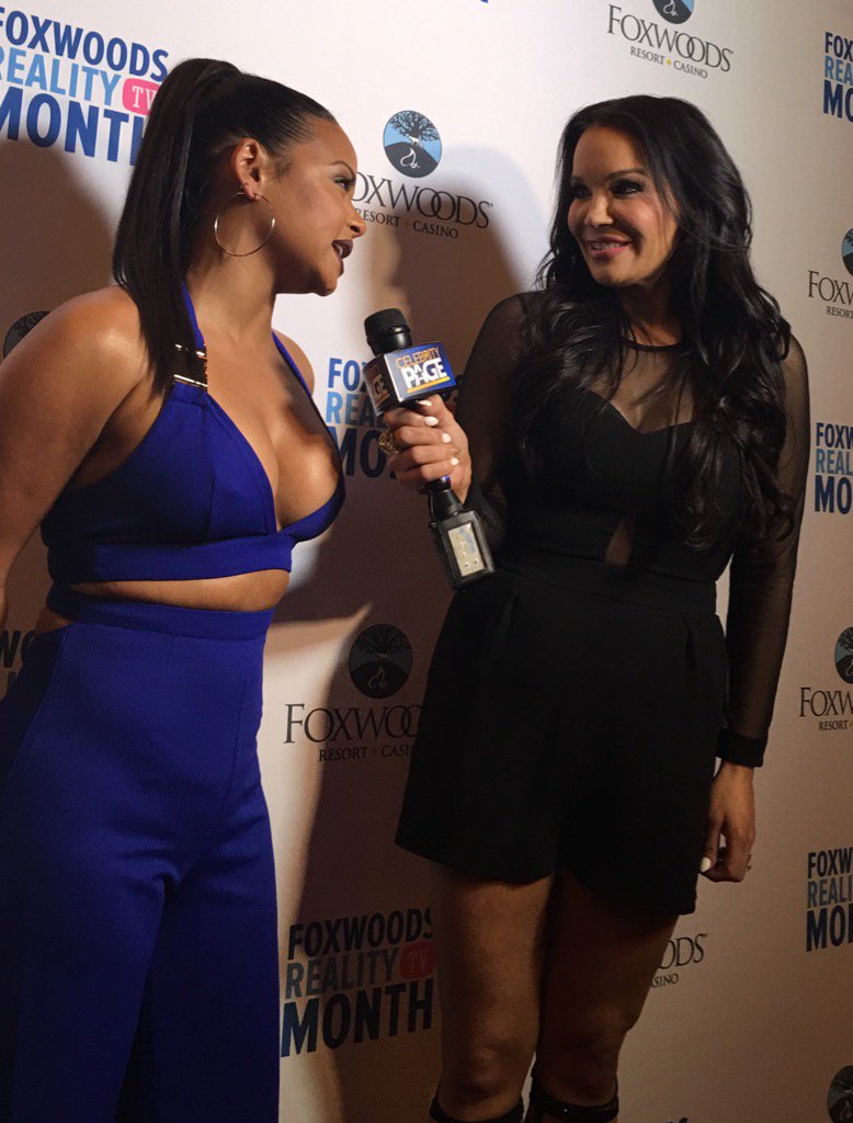 RT @FoxwoodsCT: Only @christinamilian could TURN UP the red carpet like this at #FOXgetsReal! https://t.co/jbR9i6xwEp
