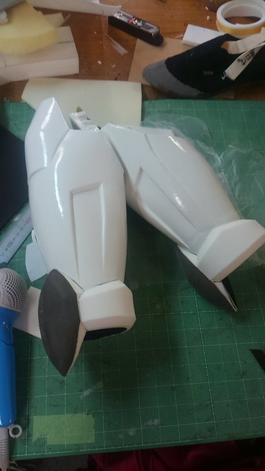 【ウィルウェア制作レポート】3枚目はレザー貼り加工の画像です。ウィルウェアに光沢感が足されていきます!#activera 【ウィルウェア制作レポート】3枚目はレザー貼り加工の画像です。ウィルウェアに光沢感が足されていきます!#activera
