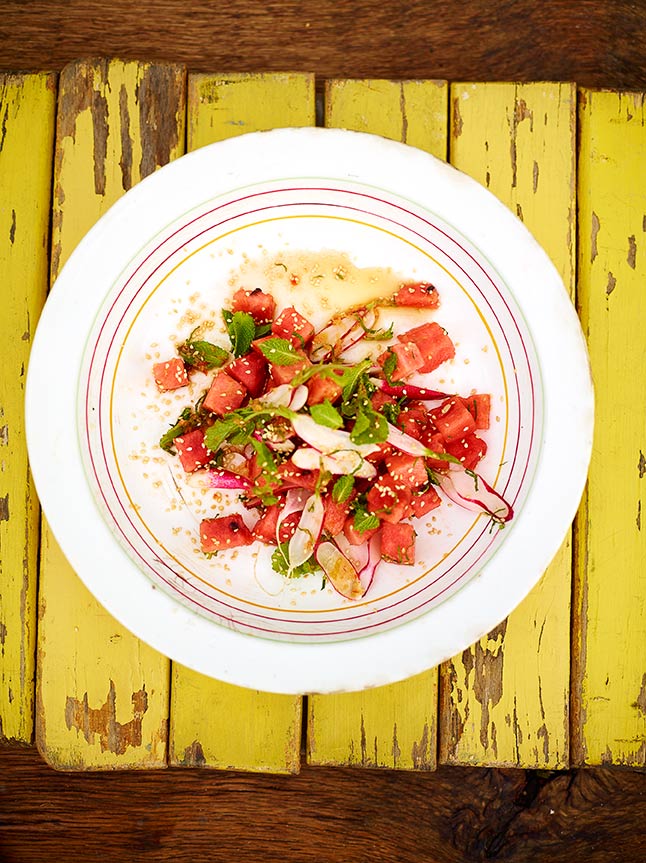 RT @JamieMagazine: Mix up your salad – try it Asian style, with watermelon, a la @jamieoliver https://t.co/WahEceMDPI https://t.co/4NuLd23p…