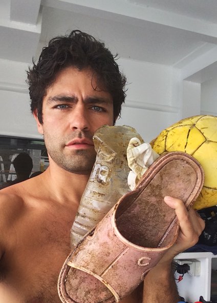 RT @unfoundation: .@adriangrenier shares the little thing you can do to help save the #ocean: https://t.co/NJttFuOZC3 https://t.co/sYsgZYvW…