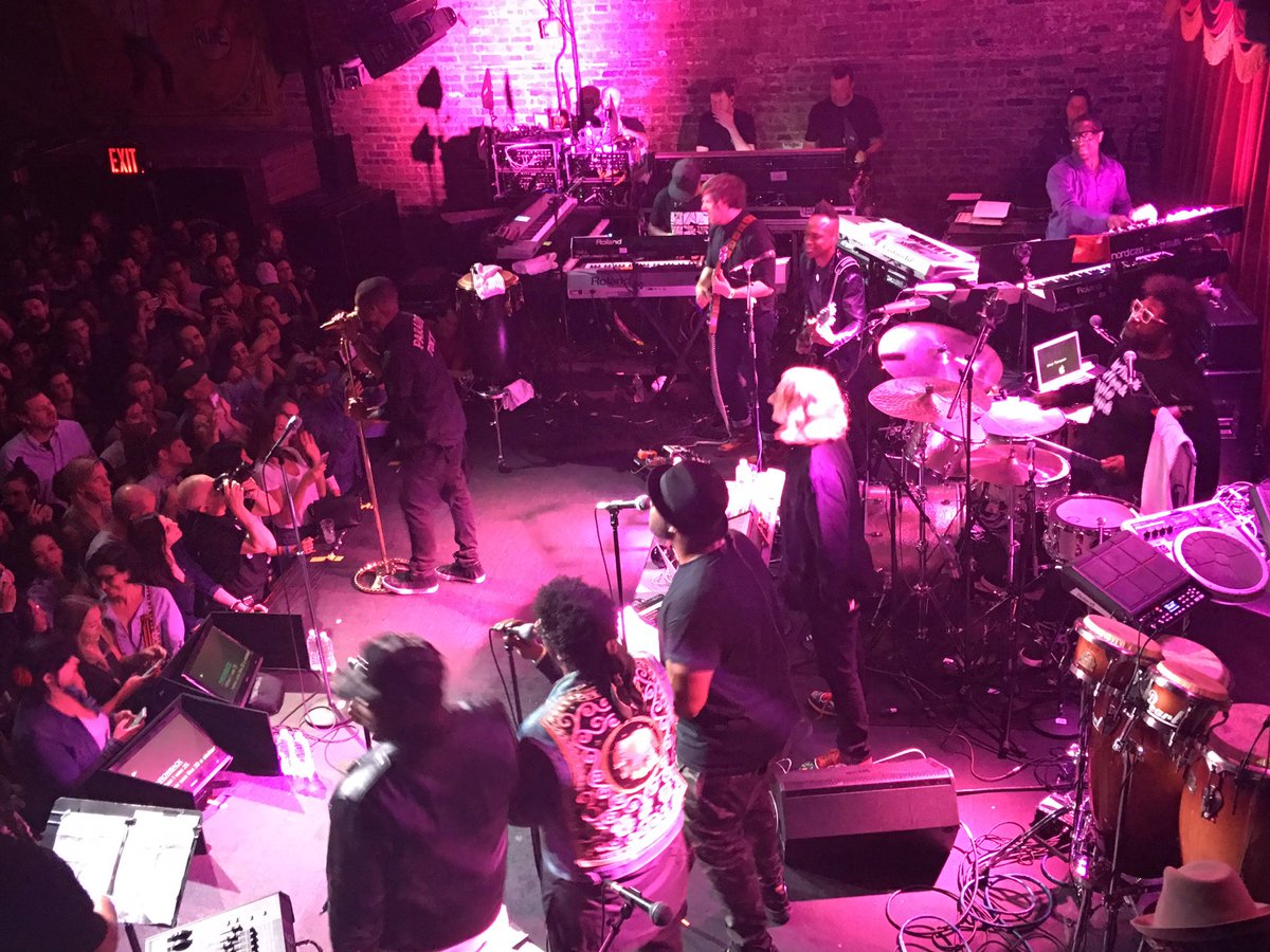 Last night was so live at the @brooklynbowl! We murked it @theroots @blackthought @therealkranium https://t.co/CV3xeNnt7D