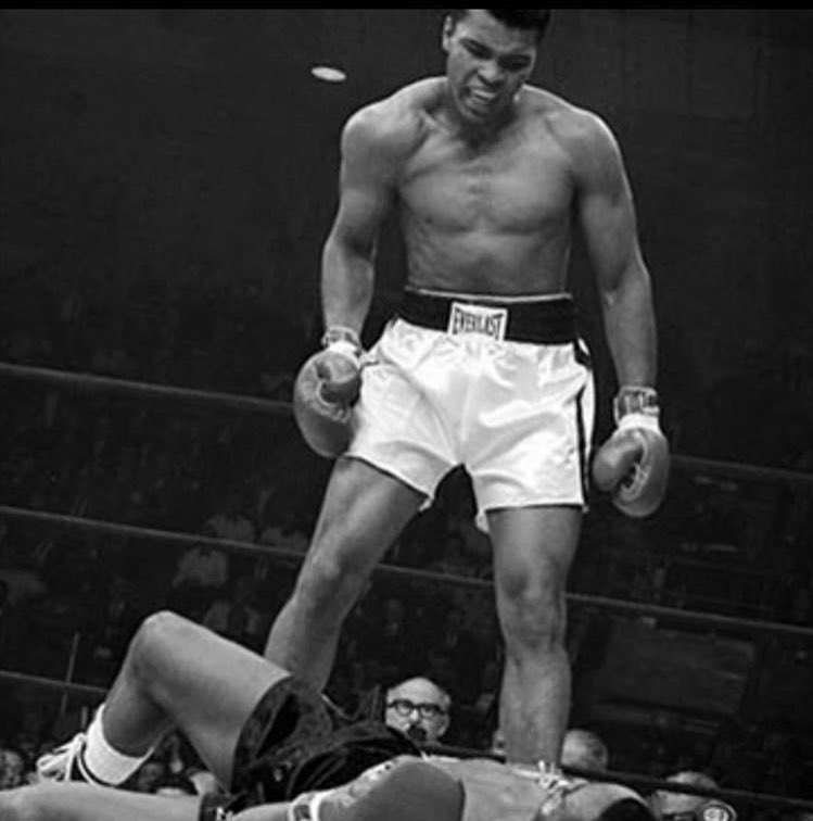 ???????????? not the #greatest please no #may #muhammadali #rip #this such a sad day  #hero to all of us ❤️❤️❤️???????????????????????????? https://t.co/GPg5rLiFbM