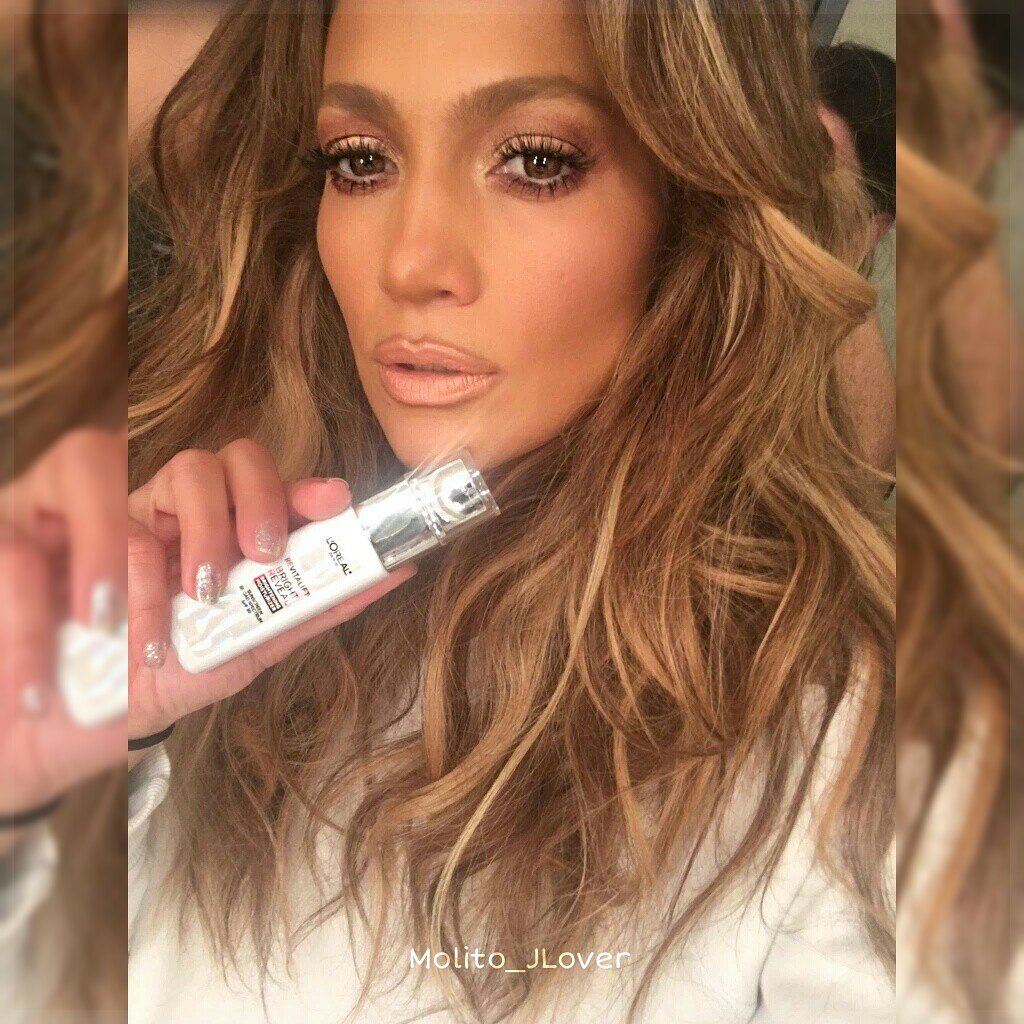 RT @Molito_JLover: ????✨ PERFECTION made  WOMAN ✨???? #JenniferLopez #MyHero
************************
The girl of my heart ???? Love her ????
@JLo http…