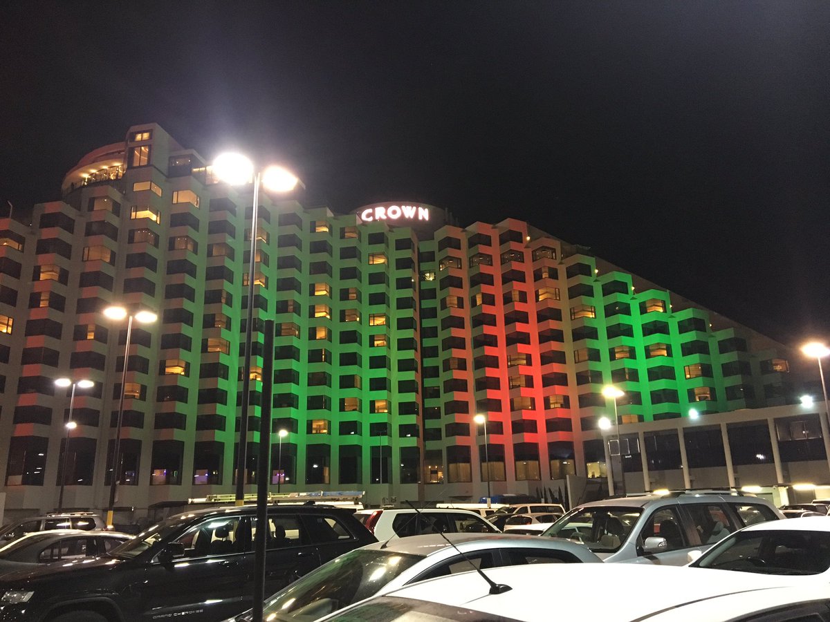 RT @SSFCRABBITOHS: .@CrownResorts Perth have lit up Red & Green for your Rabbitohs! 

Come meet and greet the players. 

#GoRabbitohs https…