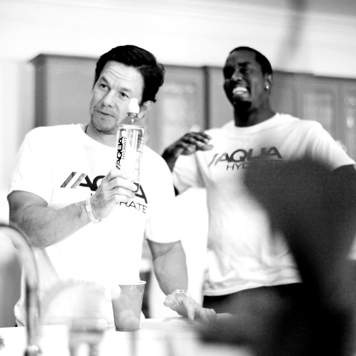 Just wanted to wish my good friend @mark_wahlberg happy
birthday!! Live it up and here's to many more!!! https://t.co/fWfMsfer2w