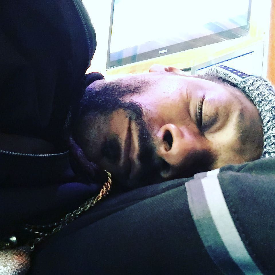 Sleeping on the job. https://t.co/TViPx6Aij6 https://t.co/kDU5LzCv08
