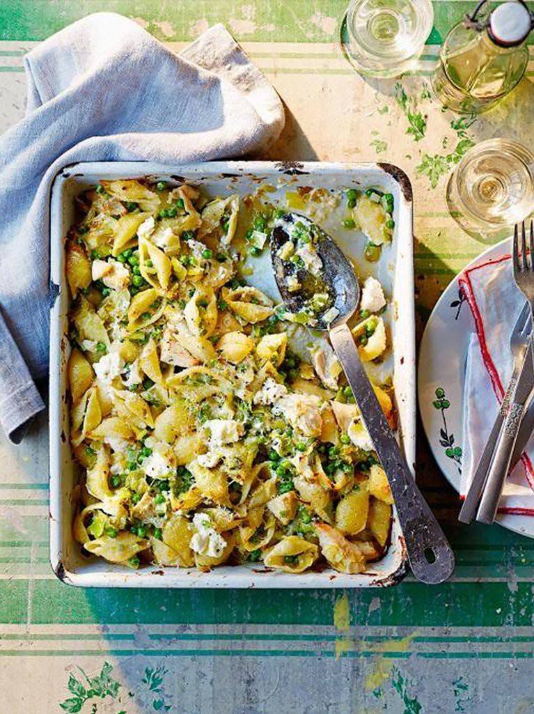 A dish for the whole family from @JamieMagazine - chicken pasta bake: https://t.co/HSAgkhD5Kr #RecipeOfTheDay https://t.co/WxIQgq7frG