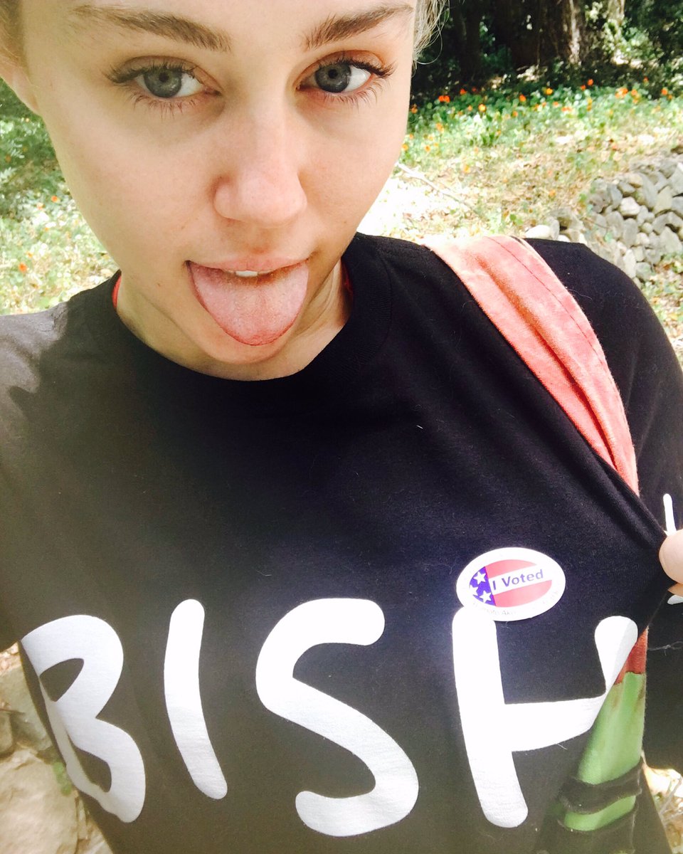 I voted bish!!!! #calivoter ???????? https://t.co/ccJqBCHfEX