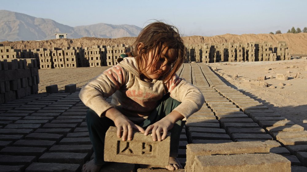 the issue of child labor and the solution to stop the social problem of forcing children to work the issue of child labor and the solution to stop the social problem of forcing children to work