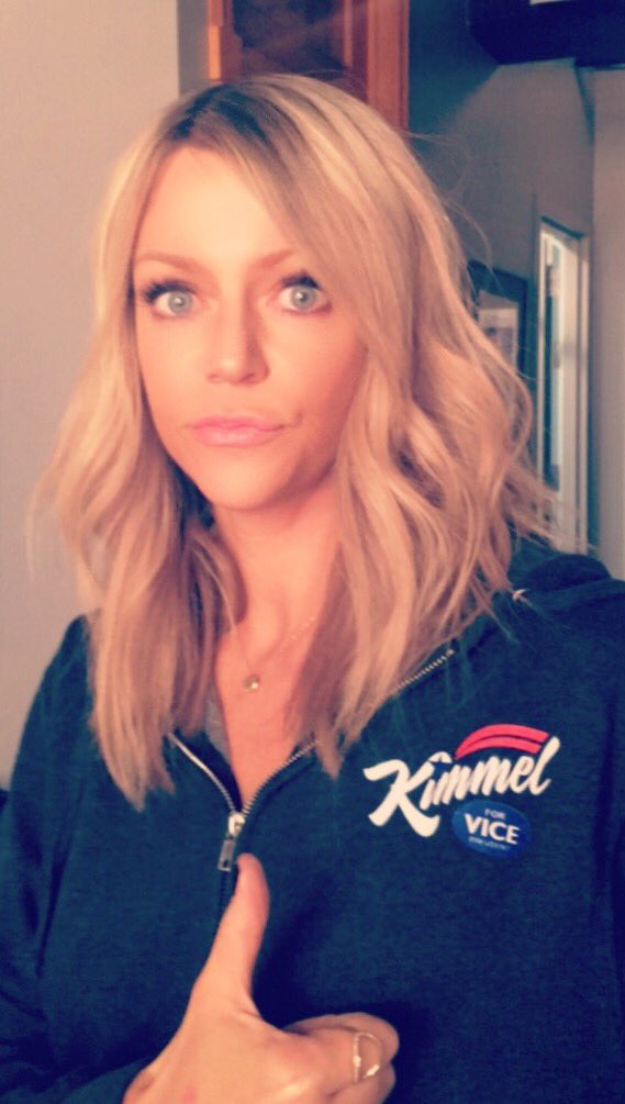 RT @kaitlin_olson: #Kimmel4VPOMG #FindingDory @JimmyKimmelLive https://t.co/yHJk0HeWd6