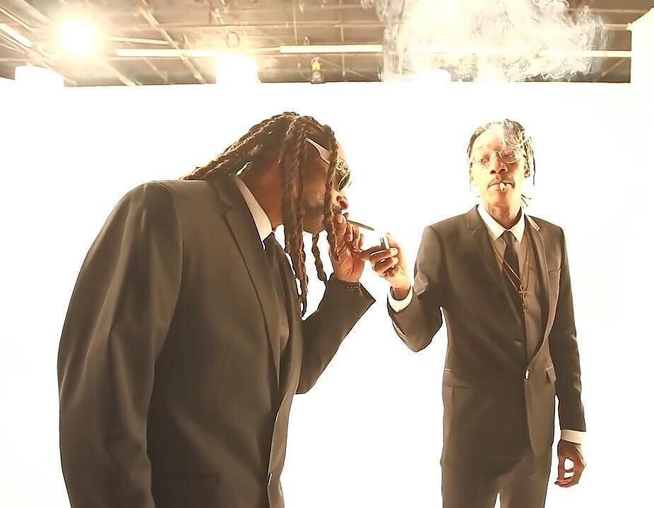 #Repost @_dopeman_rap
・・・
@mistercap @snoopdogg #kushups https://t.co/4etohXRVZ0 https://t.co/VZgPrJO7qp