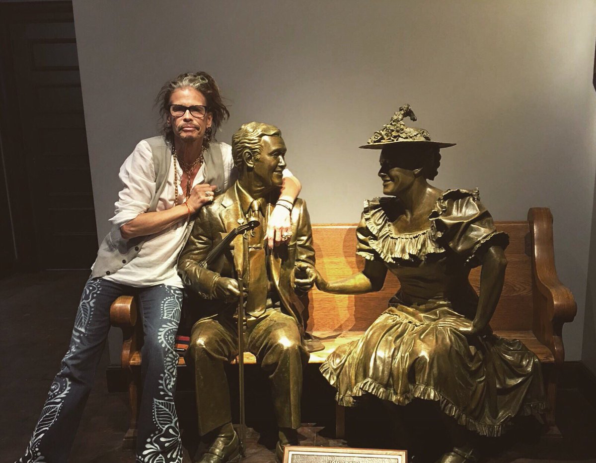 OH BOY… OH ROY… AND MINNIE PEARL...AT @THERYMAN WITH @MARTYSTUARTHQ https://t.co/H5TVf4bGGb