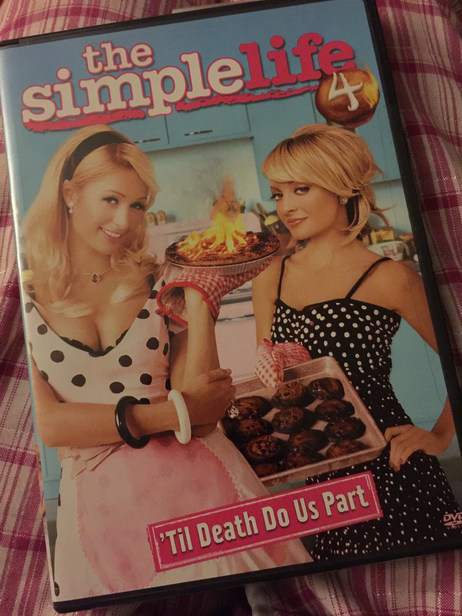RT @morguemuffin: Ahhh I'm watching The Simple Life @ParisHilton and how cute you & @nicolerichie looked as kids???????? https://t.co/1gaZlhXtZM