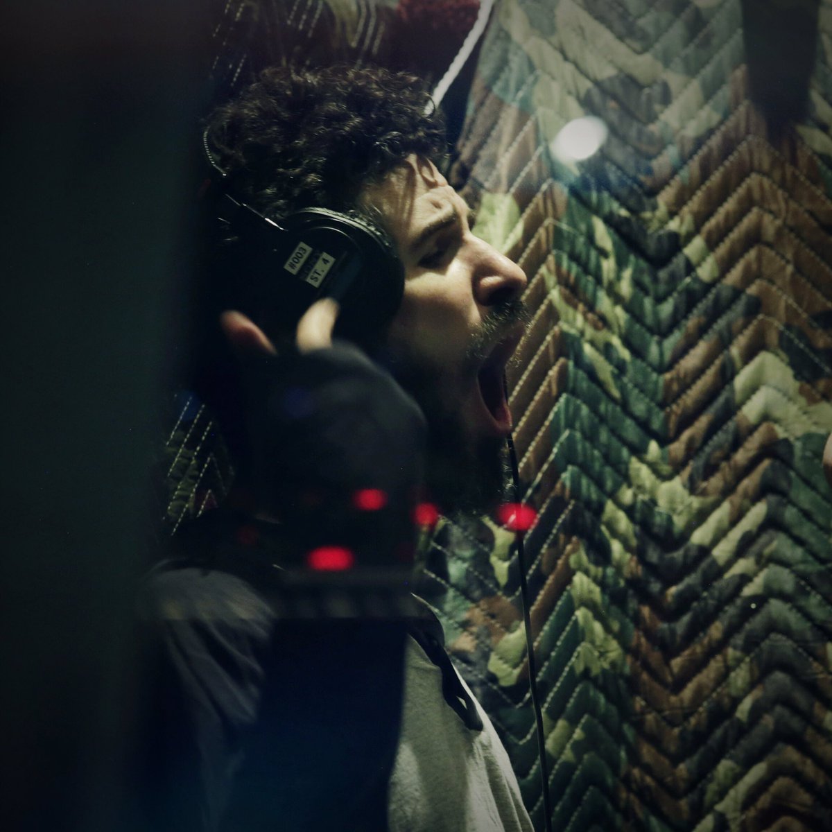 Don’t tell @ChesterBe... @BradDelson in the vocal booth. https://t.co/vUV1ThuCZt