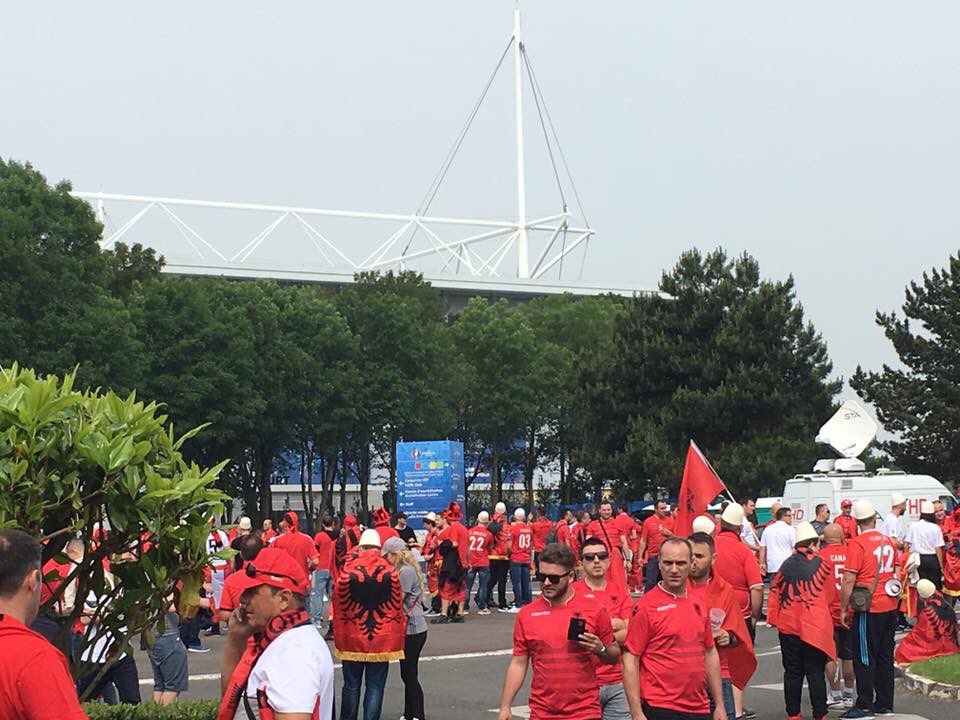 RT @Ramadan_Besim: LIVE pictures of Albanian fans getting ready for #ALB vs #SUI match in Lens #FRA #EURO2016 ???????????????? https://t.co/EQuFuBfkKy