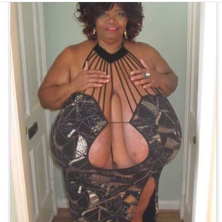 Who aunt is this ? ???????????????????? https://t.co/0Zk1d7ExYB https://t.co/Kxy5VWXCE8