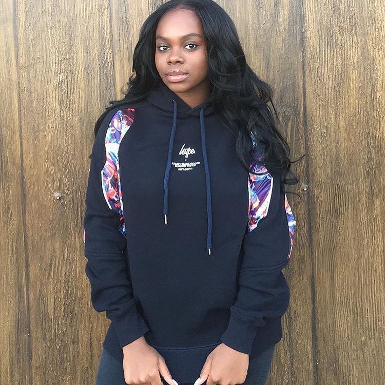 Baby girl growing up lookin like my wife ????????????????????????✨ https://t.co/rvlU1Z2Eju https://t.co/32c4wYovtc