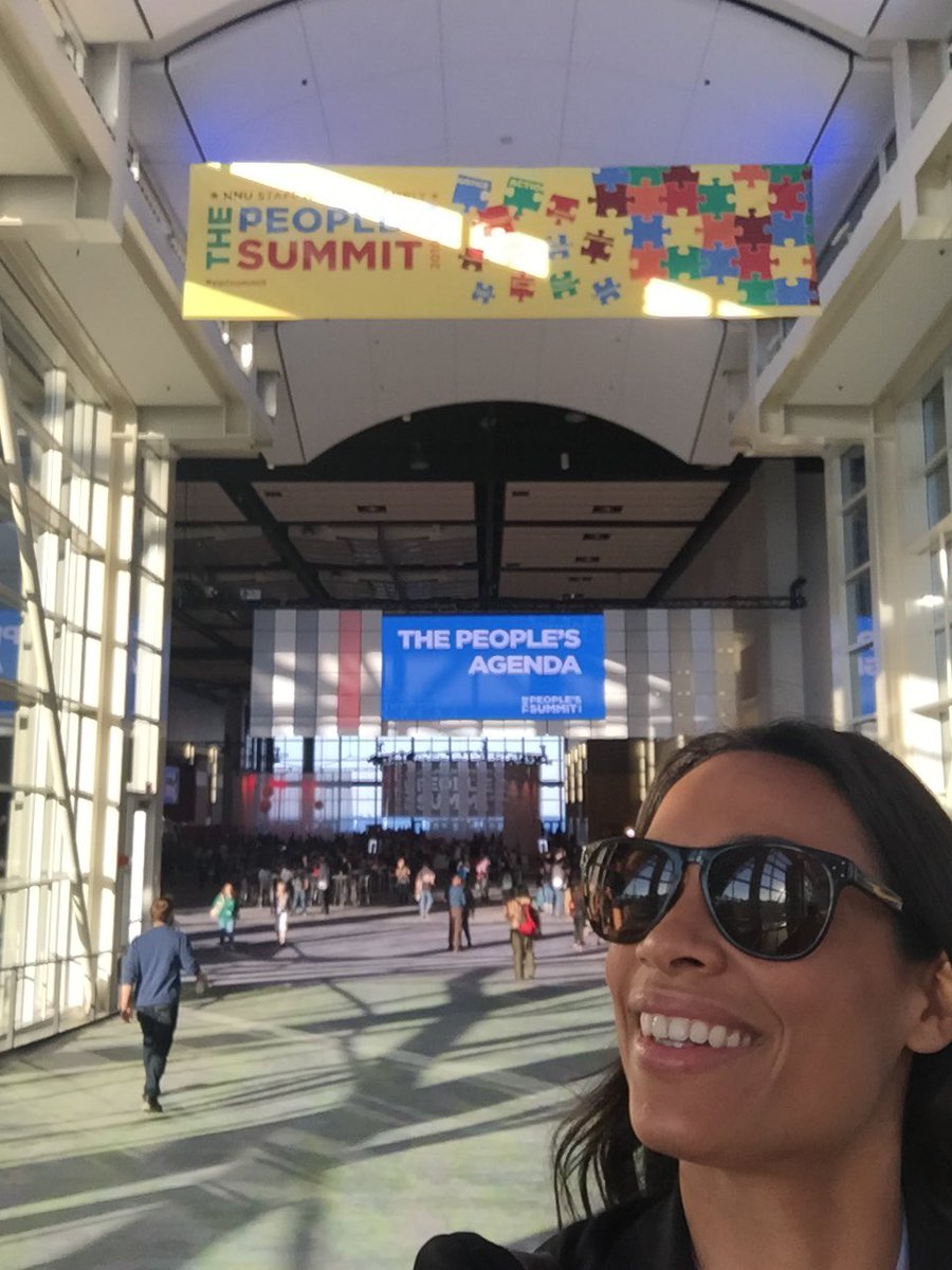 Good to be in #ChiTown! #PeoplesSummit #OurRevolution @YahNeNdgo @BlkMenForBernie @Frances_Fisher @akkleini #NotMeUs https://t.co/ouHYLaRIio