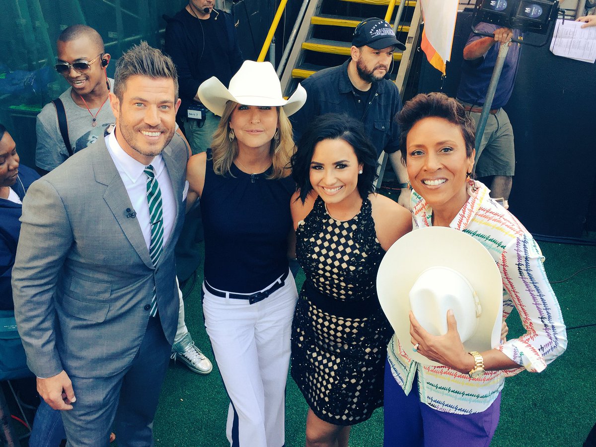 RT @GMA: We love you @ddlovato! @LaraSpencer @RobinRoberts @JessePalmerABC  #PaisleyOnGMA https://t.co/pSR8TlwCC6