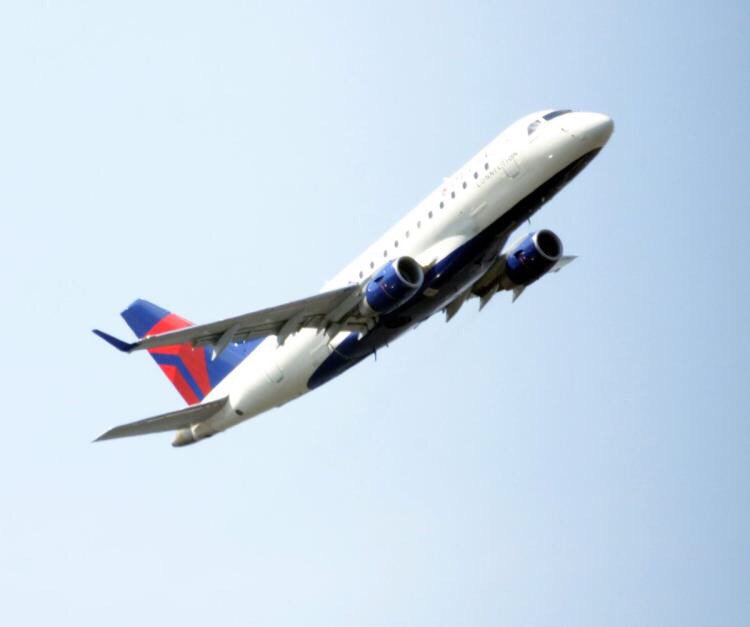NTSB probes Delta jetliner for landing at wrong airport in