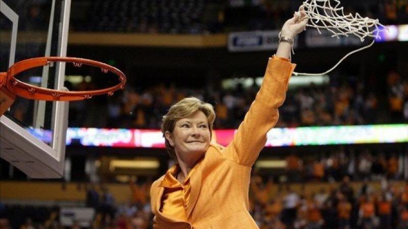 R.I.P. Pat Head Summit, a true class act and one of the greatest coaches this country has ever produced.❤️❤️❤️ https://t.co/RItSq7enjW