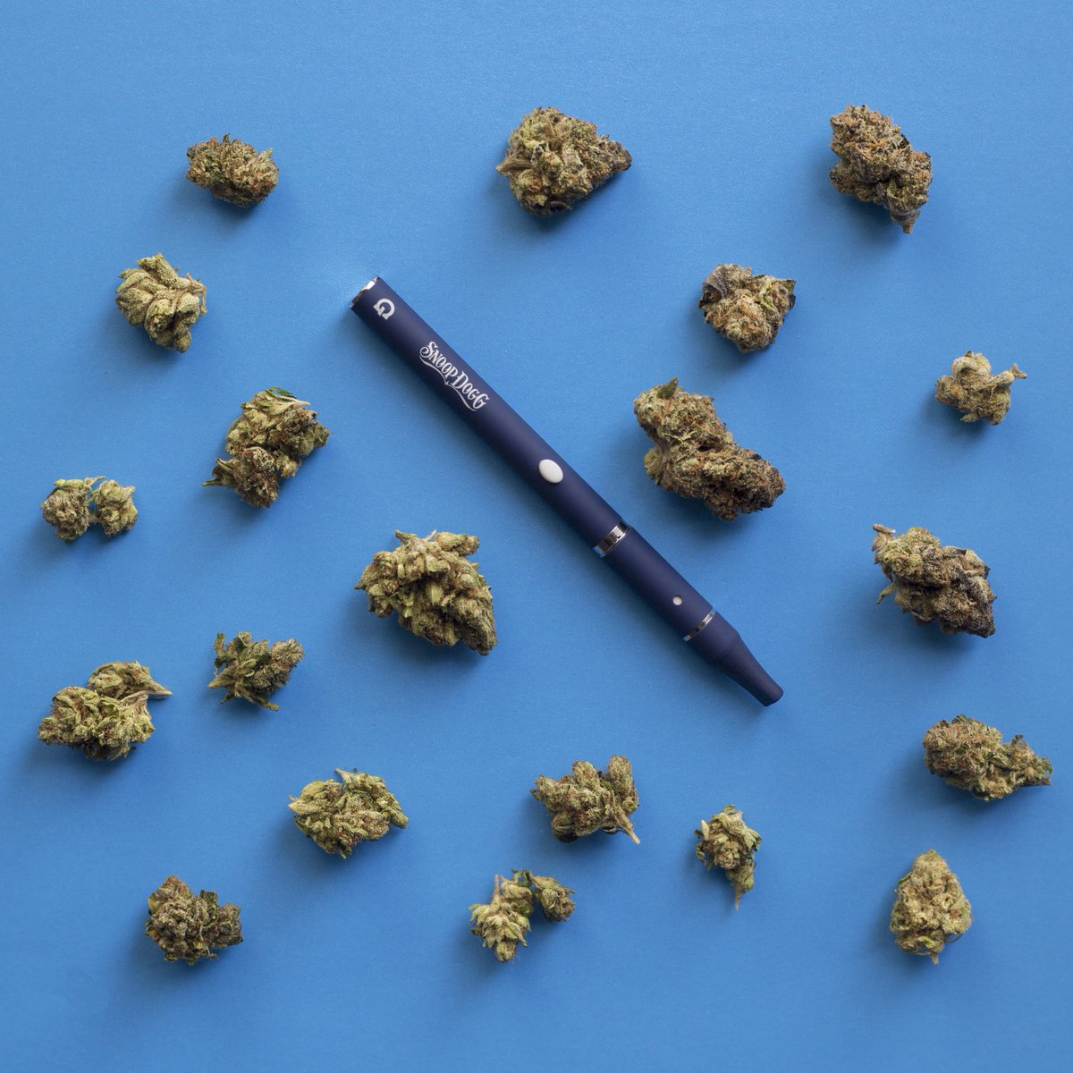 #puffpuffpasstuesdays #420smokebreak what u smokn on ? new @GPen  slim. go get it. ????????????  https://t.co/18XzAtuwVg https://t.co/1vdnVgSiir