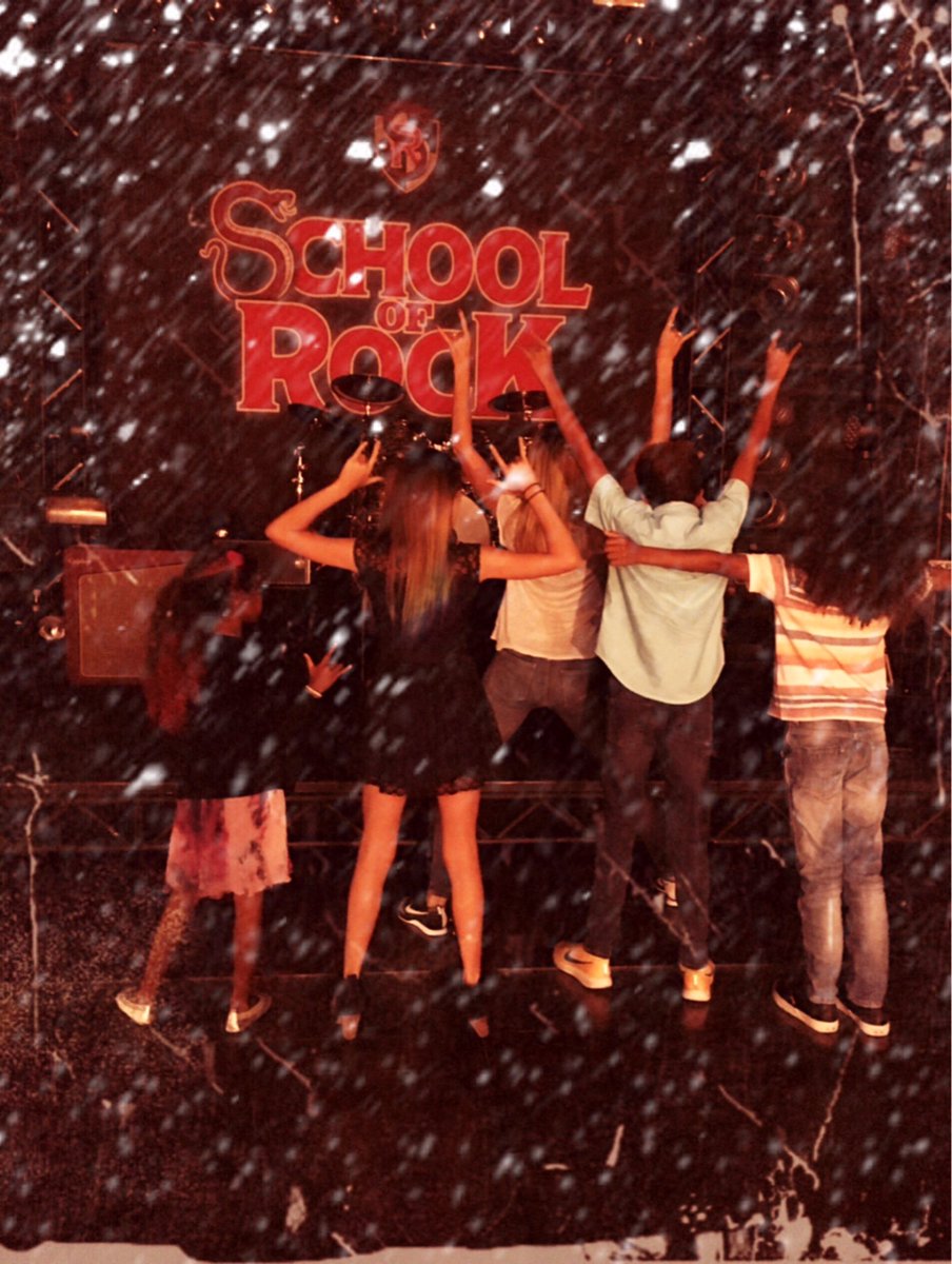 We loved School of Rock????????????????????????????✌????#kidsrule #broadway #rockon https://t.co/WYyoXXSSoN