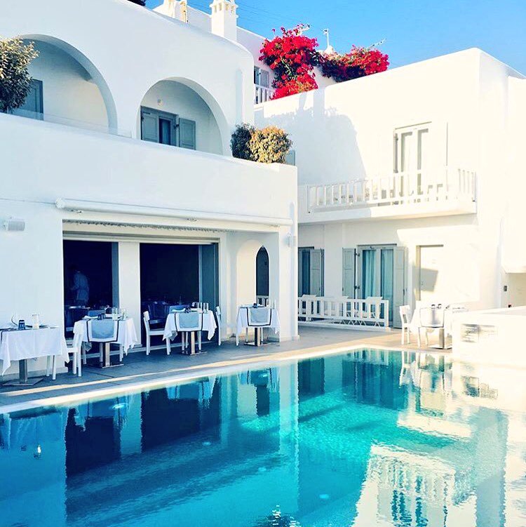 RT @GraceHotels: Just another blissfully blue day at #GraceMykonos ???????????? Beautifully captured by @Tashoakley ???? https://t.co/Yg6ykpHchP https:…