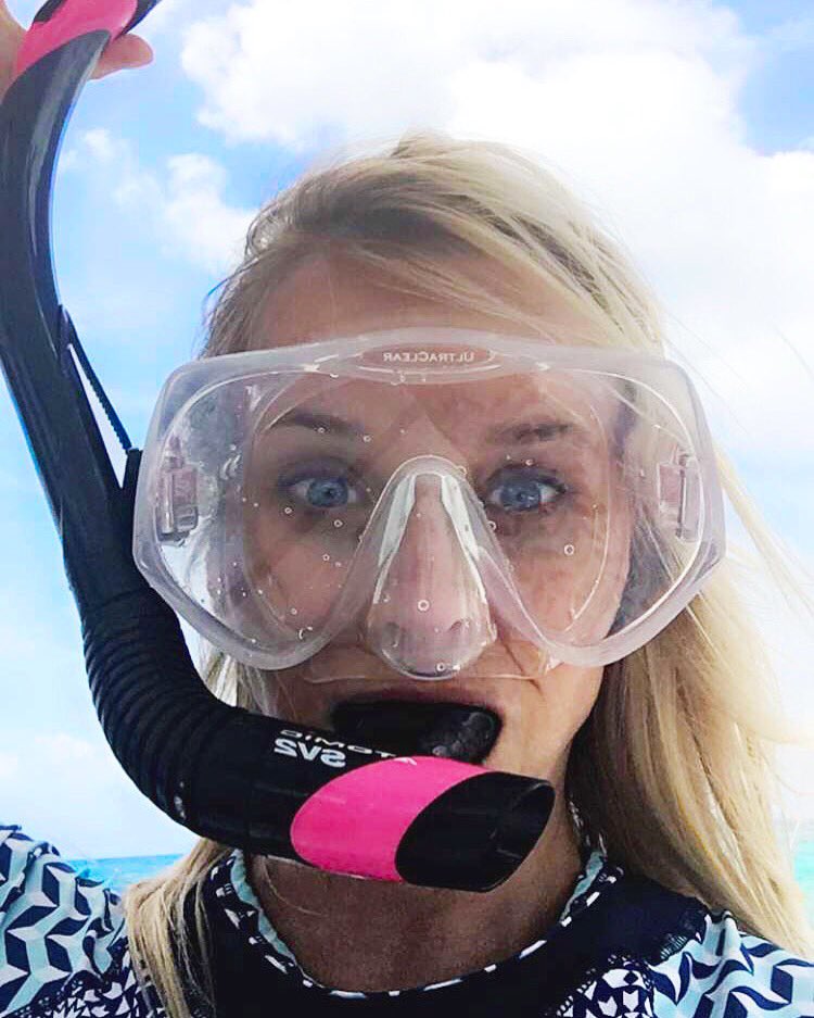 Off to find Dory! ???? (Yes, my snorkel gear is pink ????????) #IslandAdventures #UnderTheSea https://t.co/TGc9krju1q