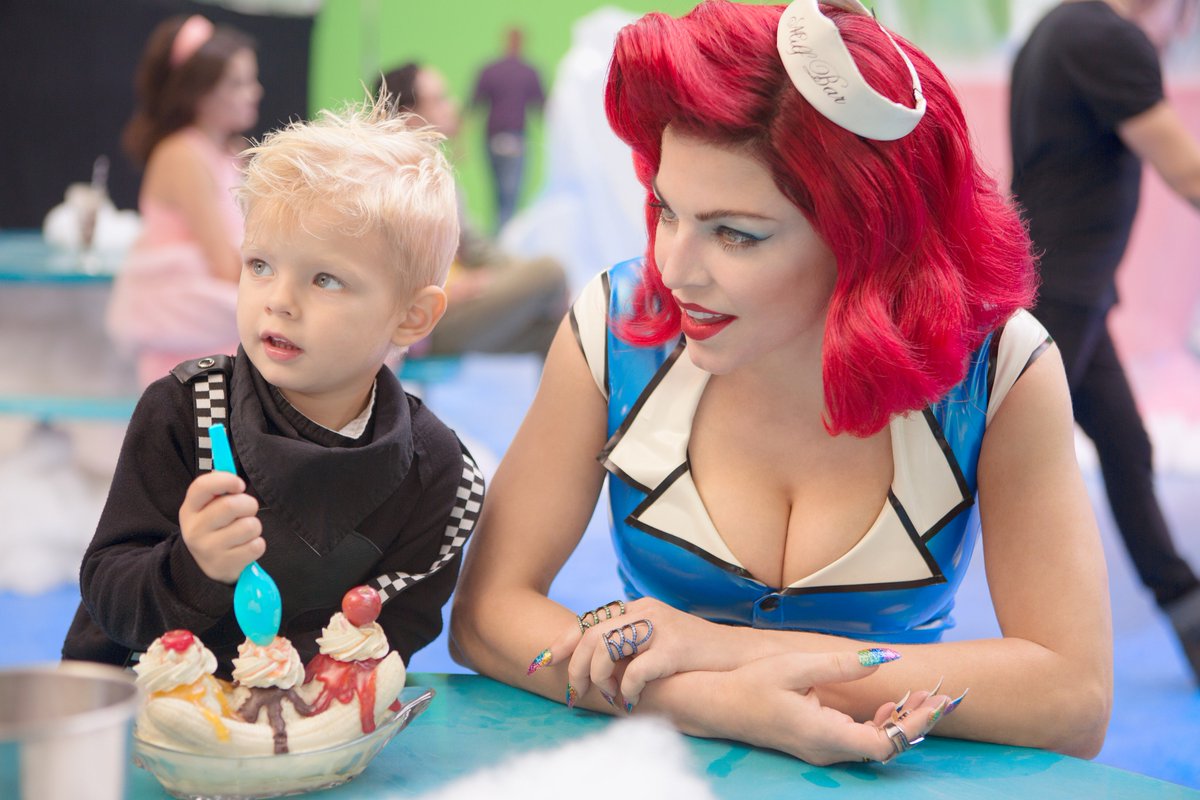 My little monkey loved this banana split. https://t.co/lbS1SJxo2x