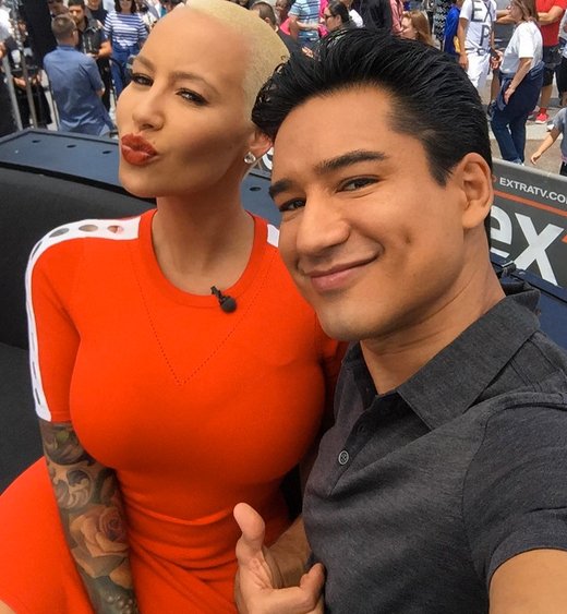 RT @extratv: Tonight on #ExtraTV: @DaRealAmberRose takes on the rumors & dishes on her brand new @VH1 show! https://t.co/GoCoBSTkyd