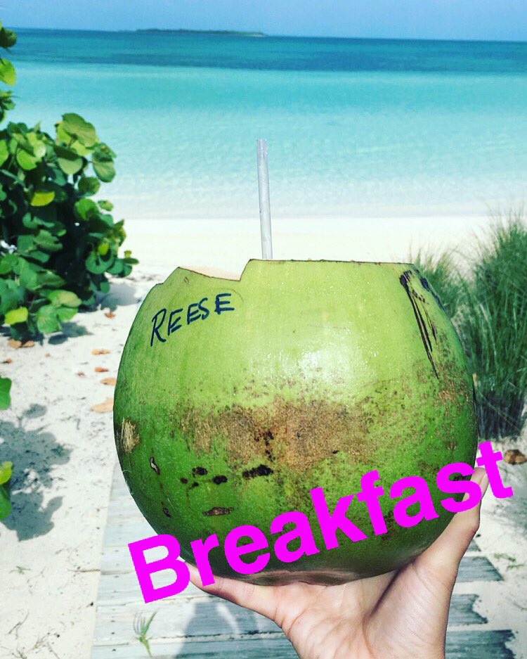 Not a cheeseburger in paradise... But it'll do!!! ????#BreakfastInParadise ???????????????? https://t.co/A64FW6ezL0