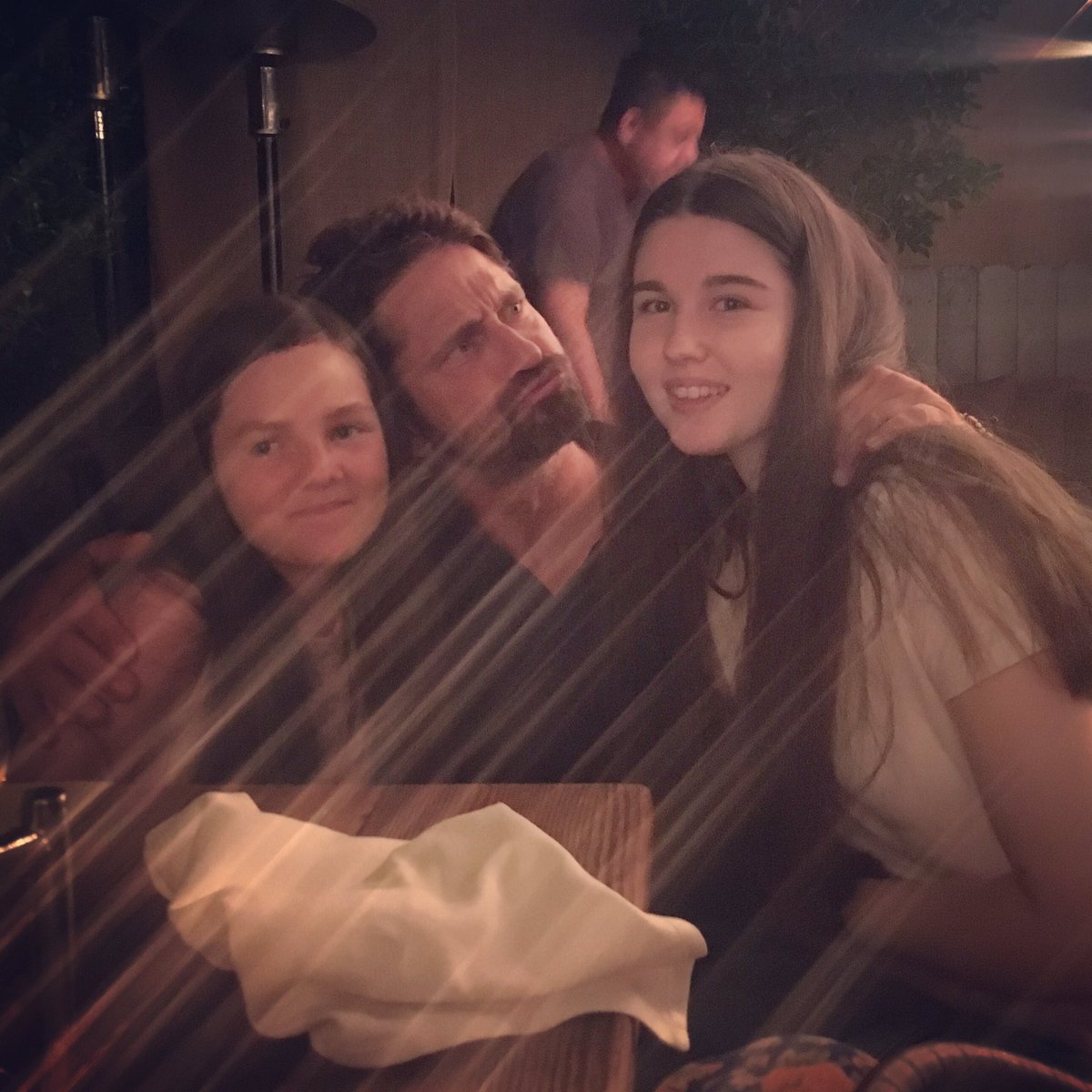 Most embarrassing uncle! Hanging with my nieces visiting from Scotland. Love ya girls! https://t.co/B7Ul0tyPSB