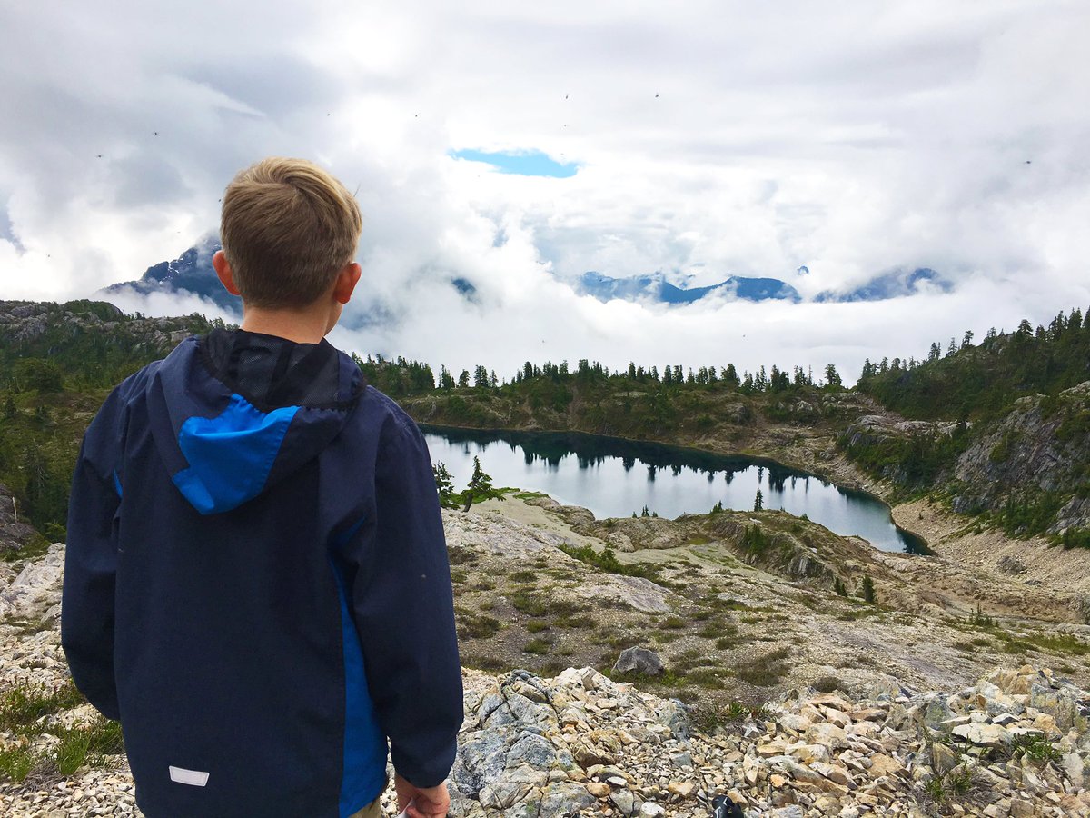 Hiking an alpine glacier ???? The views were amazing ???? #StayWILD #HikingTrip https://t.co/gUAtxEtqXc