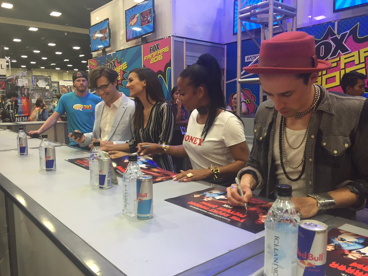 RT @FoxHomeEnt: The Rocky Horror Picture Show signing is going down RIGHT NOW at booth #4229 #RockyHorror https://t.co/Y9Zh20PMJs